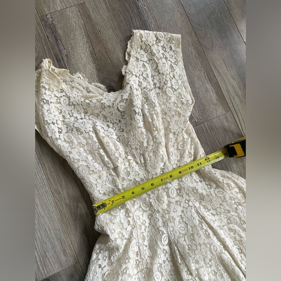 VINTAGE lace dress - Picture 3 of 7